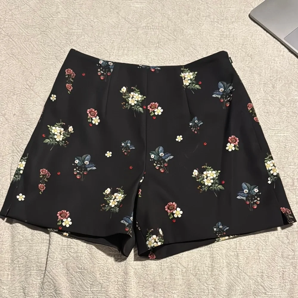 TED BAKER Floral Black Women's Shorts-NWOT